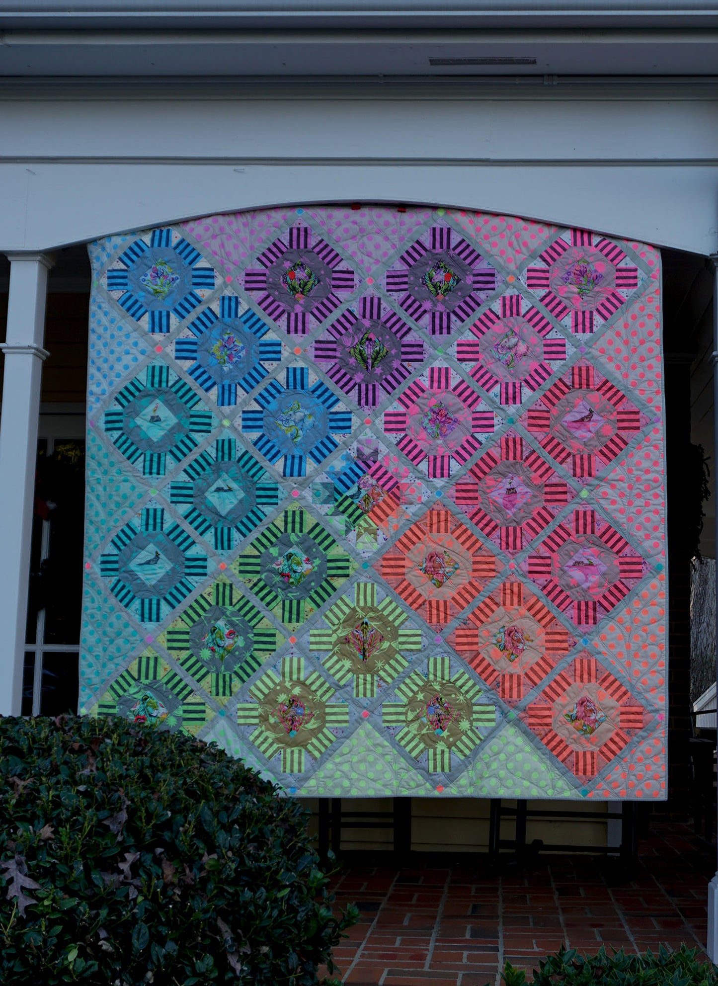 Tula Pink Everglow Star Cluster Quilt Kit – FreeSpirit Fabrics | 19.5 Yds Cotton